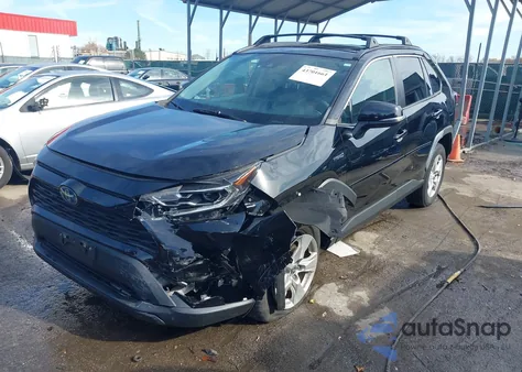 2021 Toyota Rav4 Hybrid Xle z USA, uszkodzony, nr VIN 2T3R6RFV3MW016322